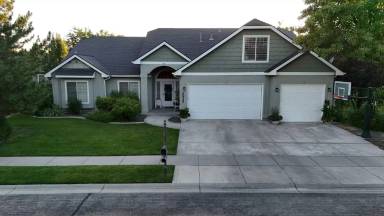 Main picture of 5535 N Lolo Pass Ave