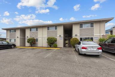 Main picture of 7611 Pacific Ave