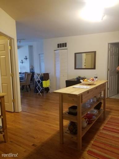 Main picture of 1538 N Milwaukee Ave