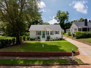 Main picture of 11 Beck Ave