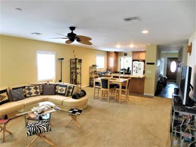 Main picture of 1441 N Naomi St