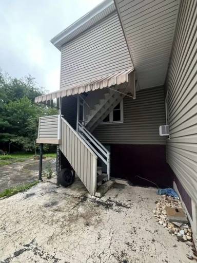 Main picture of 15 W High St