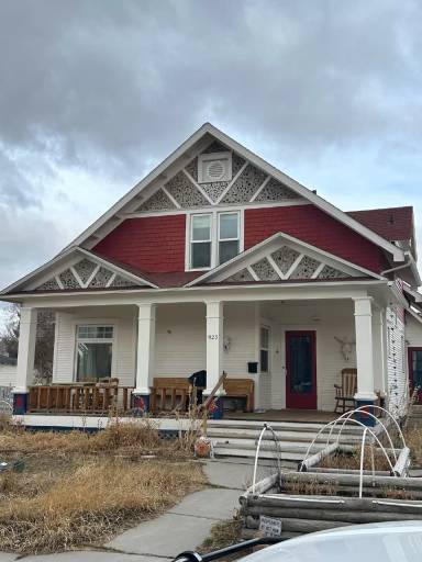 Main picture of 923 S Washington St