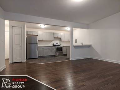 Main picture of 6002 N Winthrop Ave