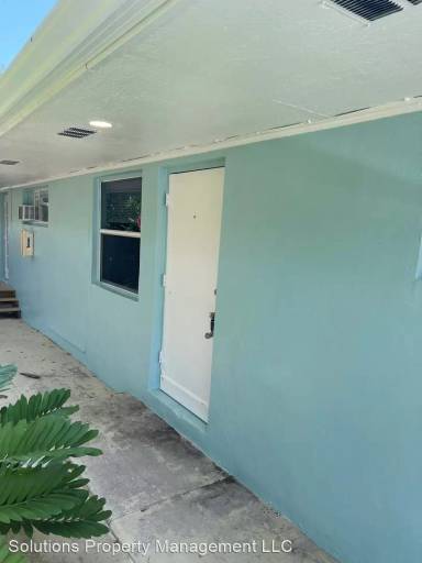 Main picture of 1836 Pineapple Ave