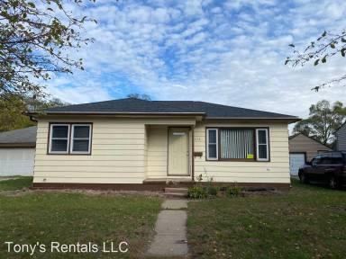 Main picture of 1216 Beech St
