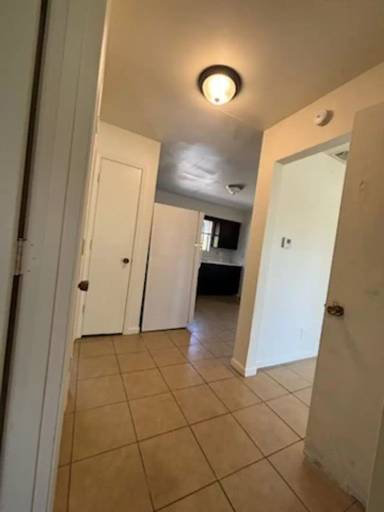 Main picture of 5701 N Northwood Rd