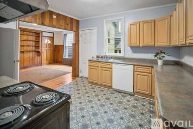 Main picture of 211 S Albany St