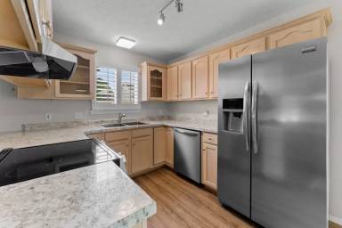 Main picture of 722 W Juniper Ln