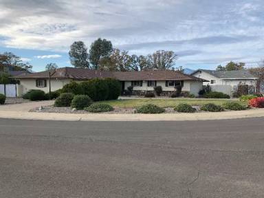 Main picture of 750 Oleta Dr
