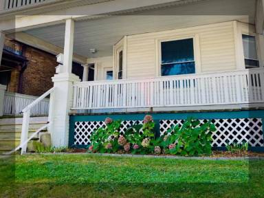 Main picture of 451 E Russell Ave