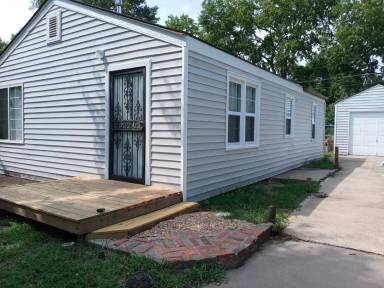 Main picture of 1616 E 16th St N