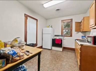 Main picture of 295 W Main St