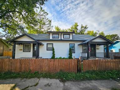 Main picture of 3419-3421 E 9th St