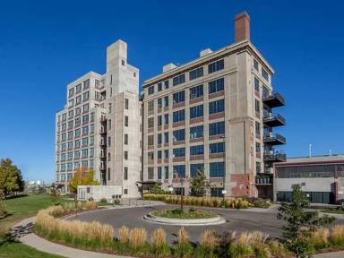 Main picture of 2000 Little Raven St
