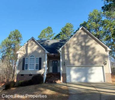 Main picture of 36 Woodbury Ln