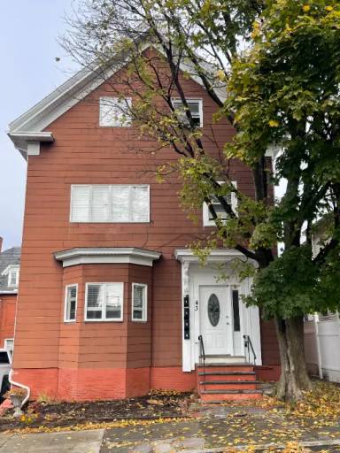 Main picture of 43 Sagamore St