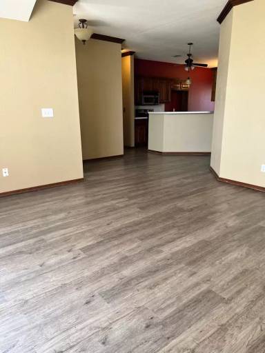 Main picture of 213 Pinafore Dr