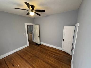 Main picture of 122 E Mary St