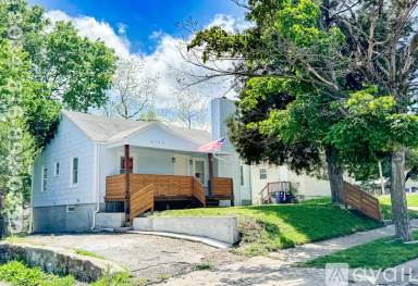 Main picture of 4705 E 45th St