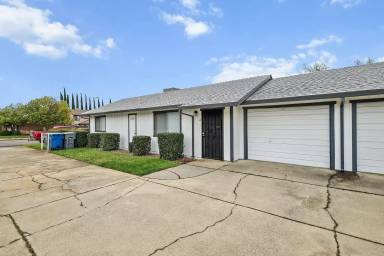 Main picture of 2556 Sabre Ct