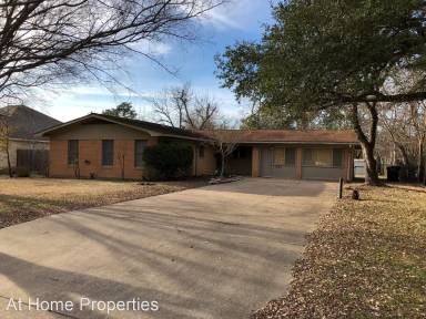 Main picture of 511 Gilchrist Ave