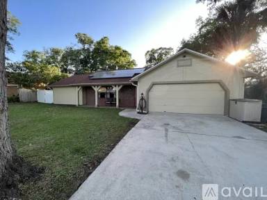 Main picture of 800 W River Oak Dr