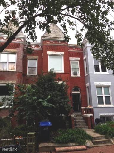 Main picture of 1002 11th St NE