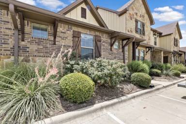 Main picture of 425-429 Baby Bear Dr