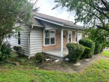 Main picture of 206 W 12th St