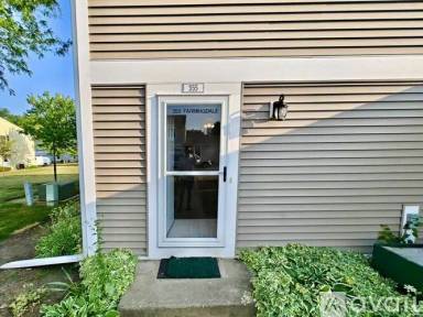Main picture of 355 Farmingdale Cir