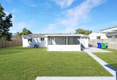 Main picture of 1740 SW 47th Ave