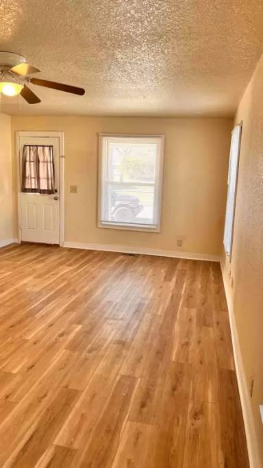 Main picture of 1701 Missouri Ave