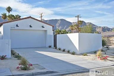 Main picture of 52795 Avenida Navarro