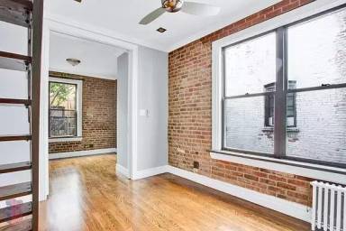 Main picture of 417 E 6th St