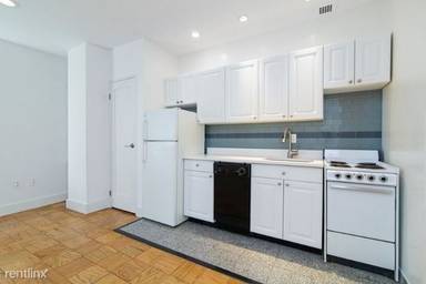 Main picture of 207 East 37th St