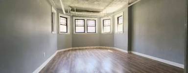 Main picture of 8004 S Eberhart Ave