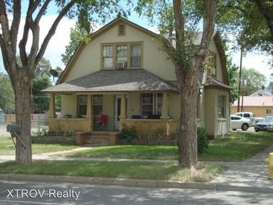 Main picture of 136 N Madison St