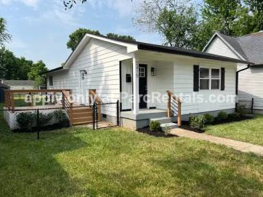 Main picture of 2415 W Ray St