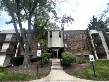Main picture of 2212 Country Club Dr
