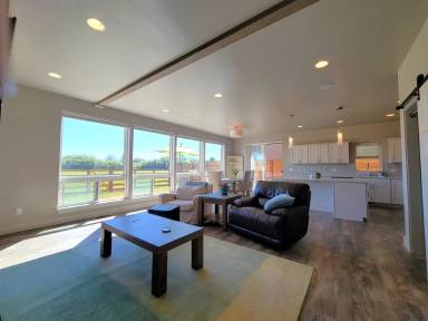 Main picture of 824-838 Rosa Way