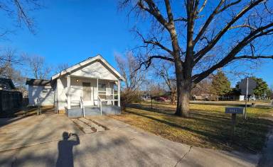 Main picture of 119 S Stewart Ave