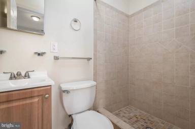 Main picture of 1315 James St