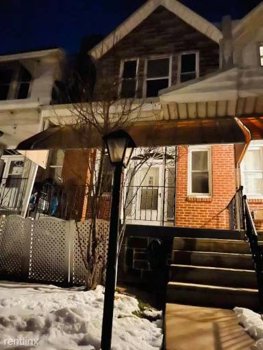 Main picture of 4055 Teesdale St