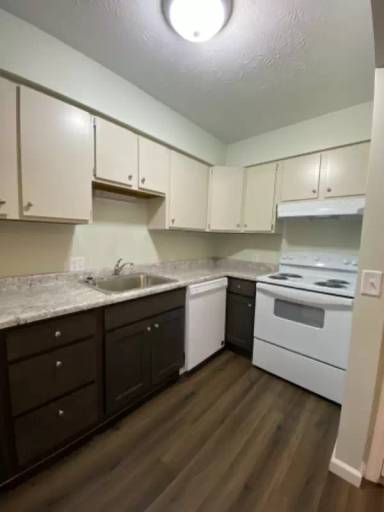 Main picture of 245 E Main St