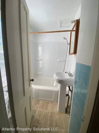 Main picture of 19 Grove St