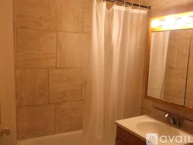 Main picture of 317 E 6th St