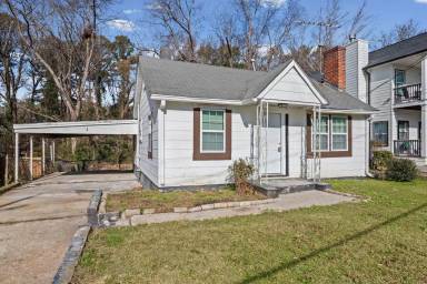 Main picture of 1971 Detroit Ave NW