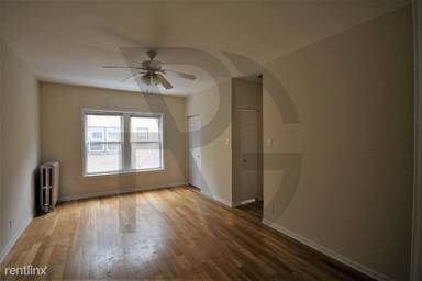 Main picture of 3910-28 N Pine Grove Ave