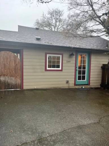 Main picture of 1149 NW Elm St